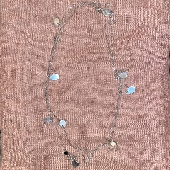 ✅Silver tone long necklace w/ discs, circles & teardrop  shapes 🩶 - Picture 4 of 5